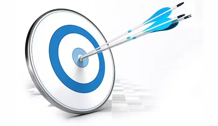 Blue and white target board with arrows hitting the bullseye, symbolizing business goals, precision, and successful CRM strategies.